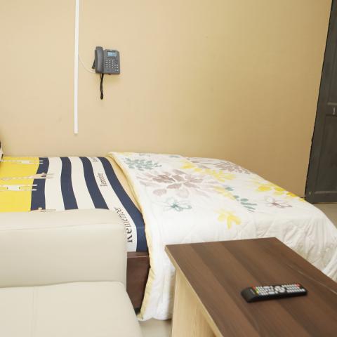 Normal room: bed and coffee table
